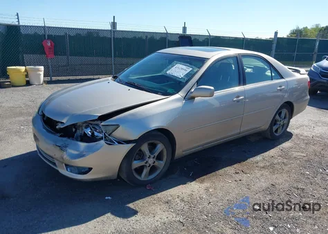 2005 Toyota Camry Se V6 z USA, uszkodzony, nr VIN 4T1BA32K55U056663